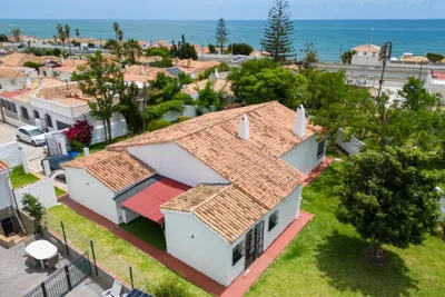 Family villa with garden next to the beach — foto 9