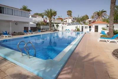 Family Villa with Terrace, Hot Tub, AC, Pool, View and Grill in Chayofa — foto 6