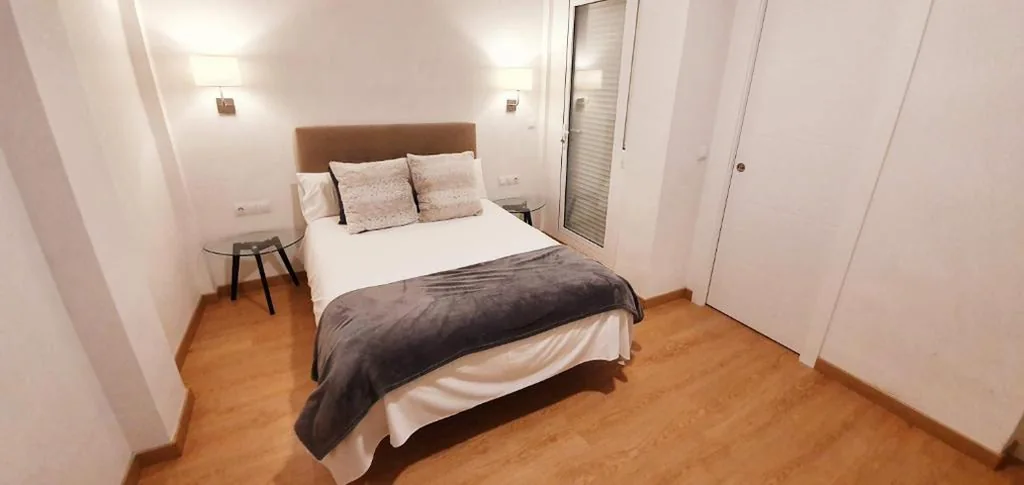 Doppelzimmer mit Patio — Fan Rooms Gálvez
