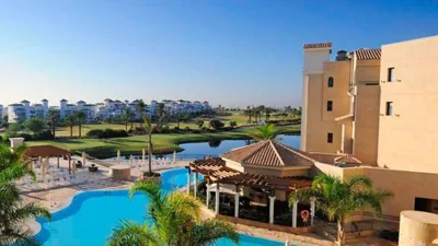 Fantastica villa con piscina en gran golf resort — foto 8