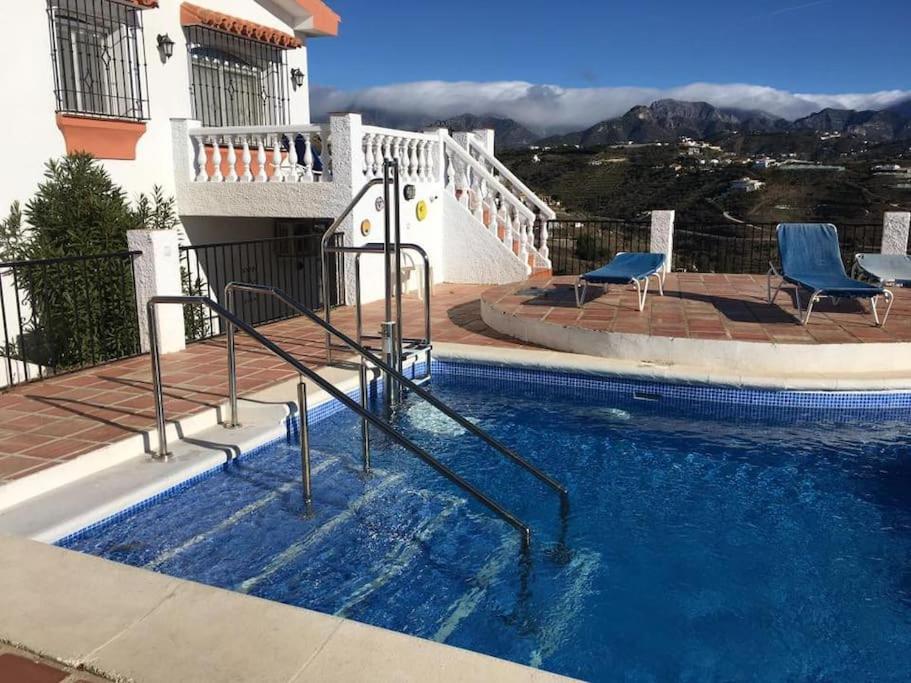 Fantastisk 10+5bädds Villa i Torrox/Nerja -Spanien