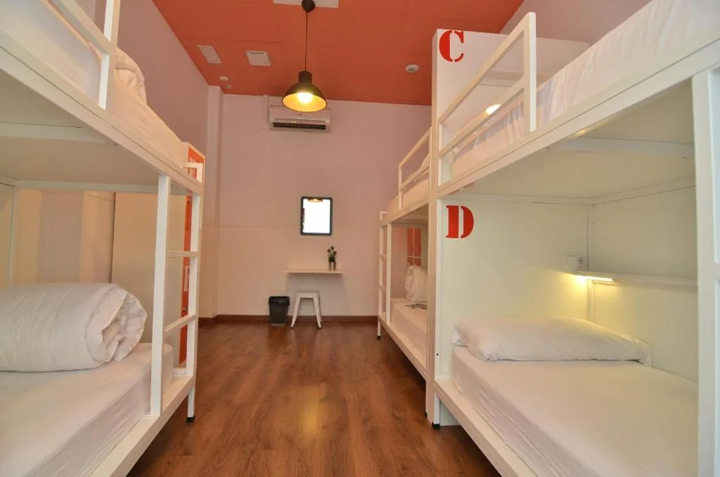 Bed in gemengde slaapzaal met 6 bedden — Far Home Atocha