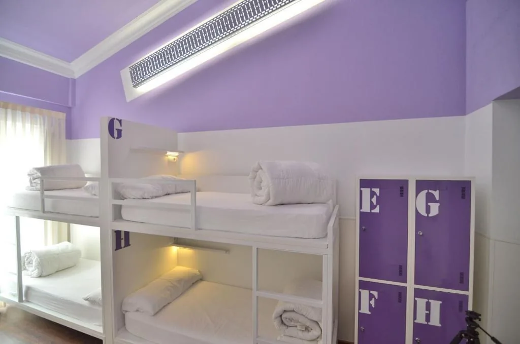 Bed in gemengde slaapzaal met 8 bedden — Far Home Atocha