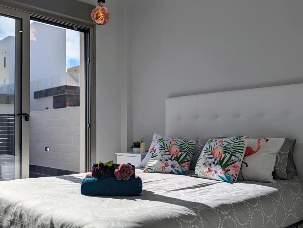 Fee4Me Villa, Pool, Roofterrace & Relax