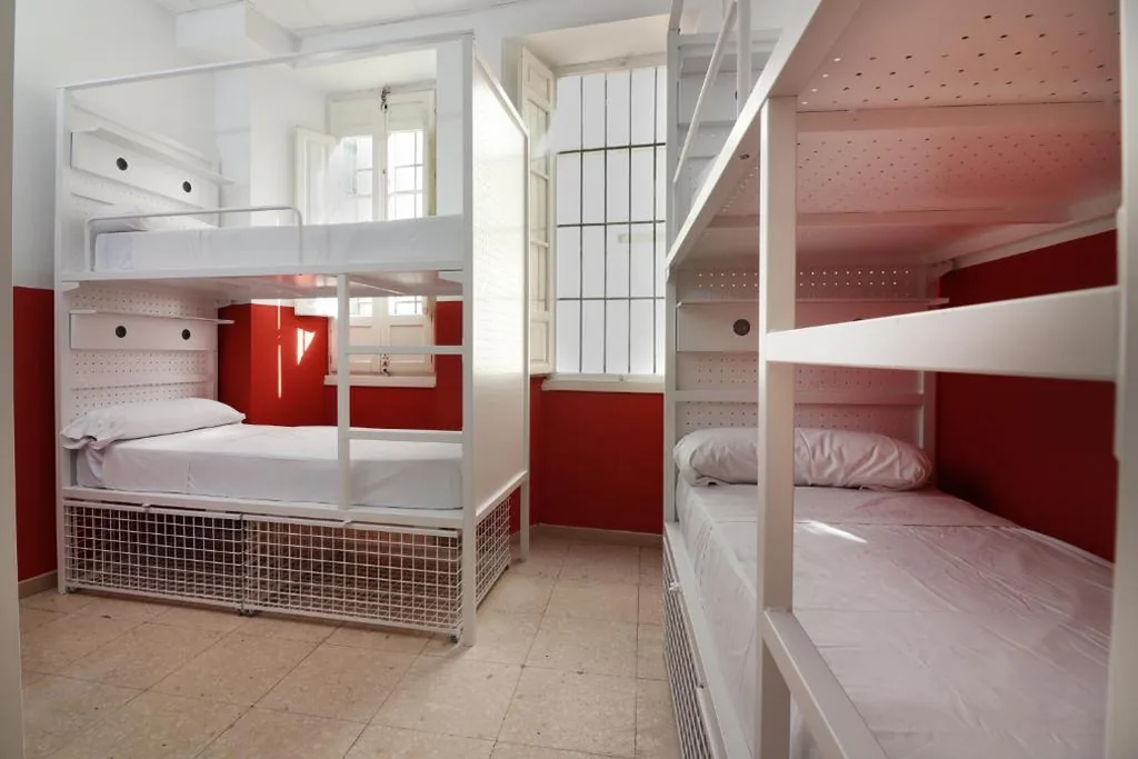 Feel Hostels City Center