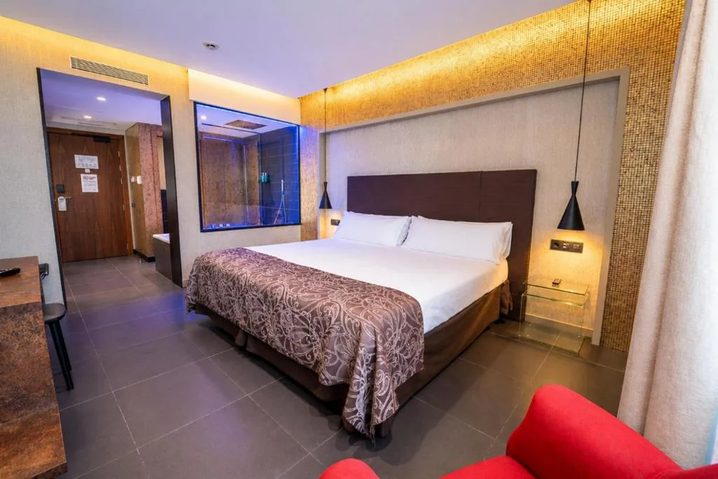 Habitación Superior con bañera — Felix Hotel