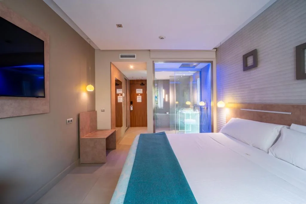 Habitación Superior con ducha de cromoterapia — Felix Hotel