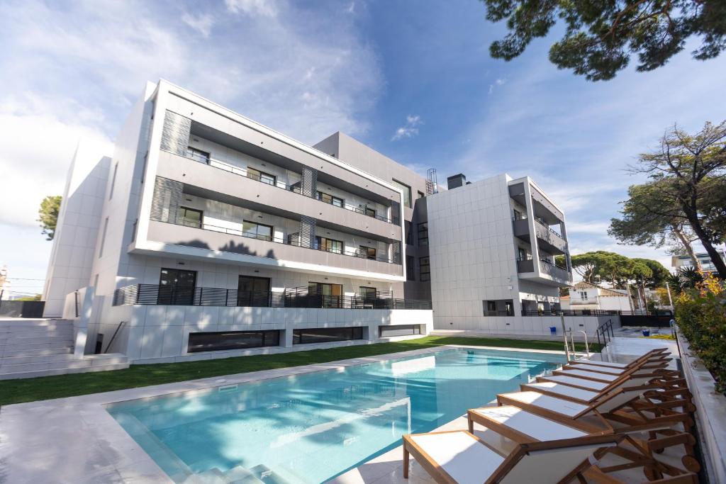 Fels Apartments