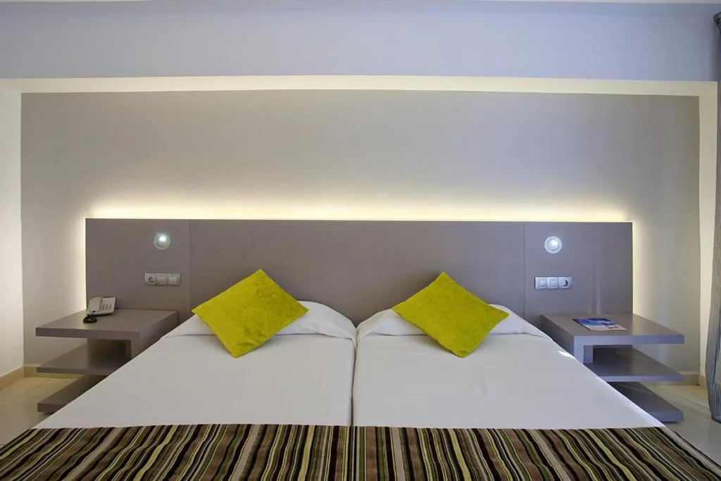 Budget Double Room — FERGUS Bermudas