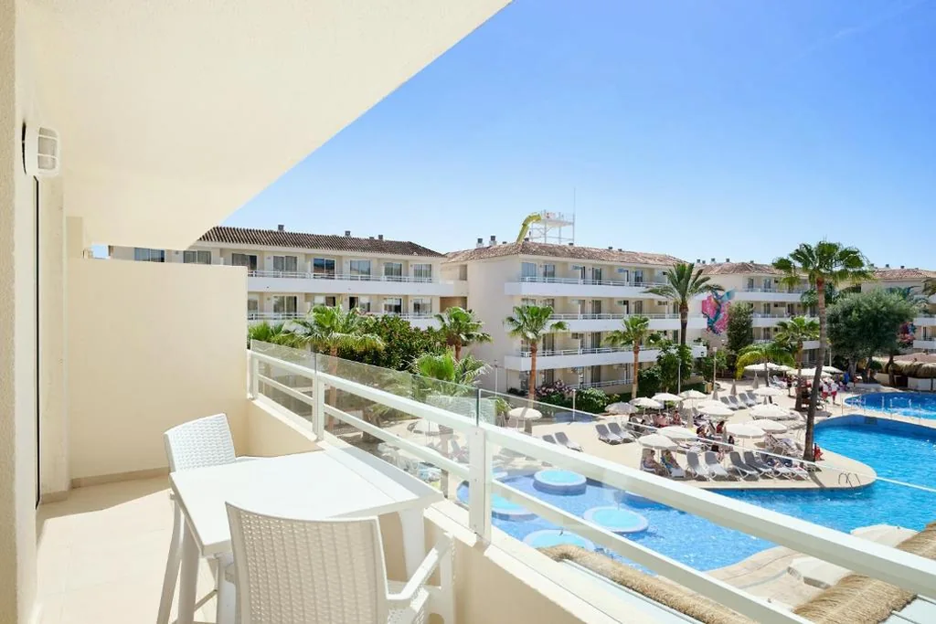 Suite Magnus mit Poolblick — FERGUS Club Mallorca Waterpark