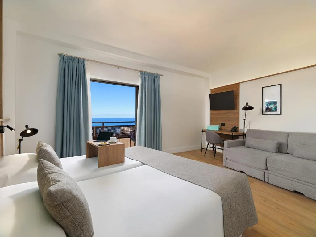 Junior Suite — FERGUS Puerto de la Cruz
