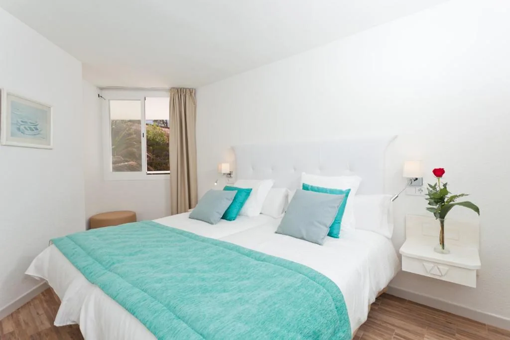 Suite — FERGUS Style Cala Blanca Suites