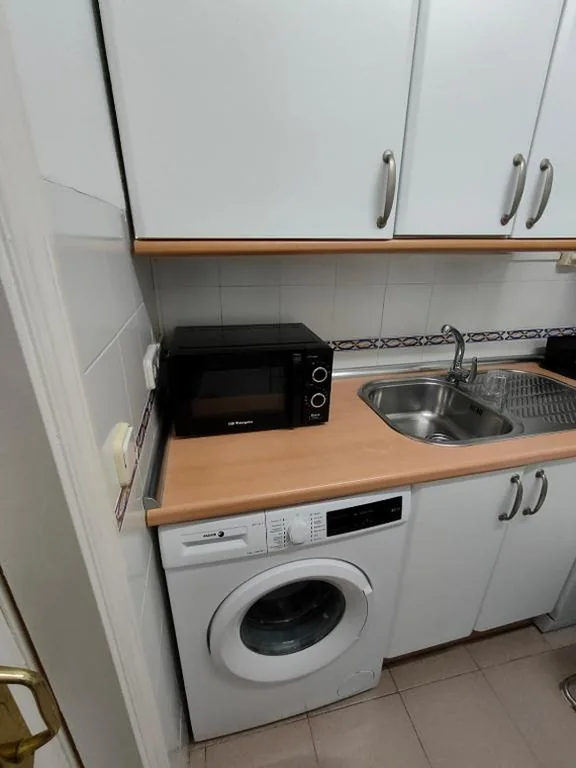 Habitación Doble con baño compartido — Fernan Gonzalez Street, Private rooms