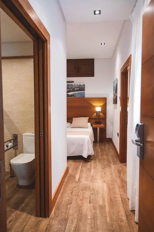 Standard-Vierbettzimmer — Ferreira Hostal Boutique
