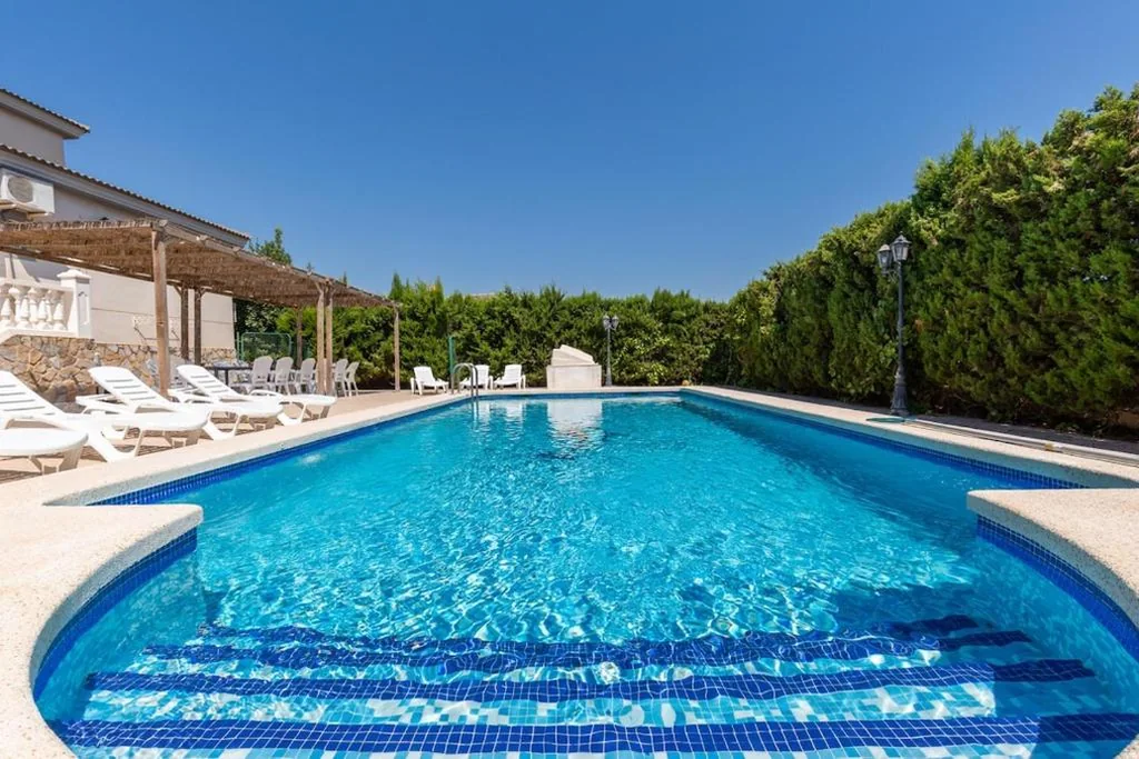 Villa — Fidalsa White House Complex