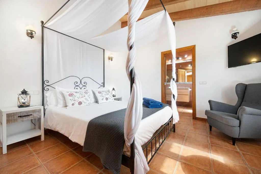 Habitación Doble Superior — Finca - Agroturisme Sa Parellada