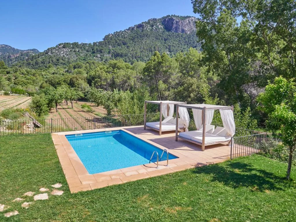 Villa con piscina privada — Finca Binibona Parc Natural