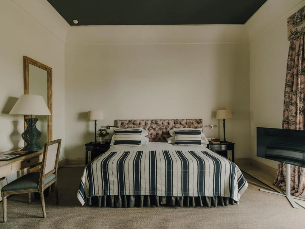 Suite Junior con vistas a la montaña y acceso al spa — Finca Cortesin Hotel Golf & Spa
