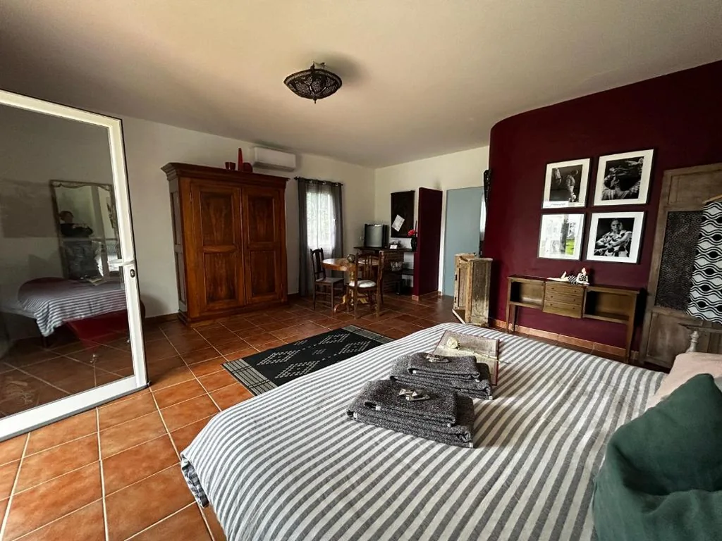 Quarto Duplo adaptado para pessoas com deficiência - 1 ou 2 camas — Finca Duende - Adults Only