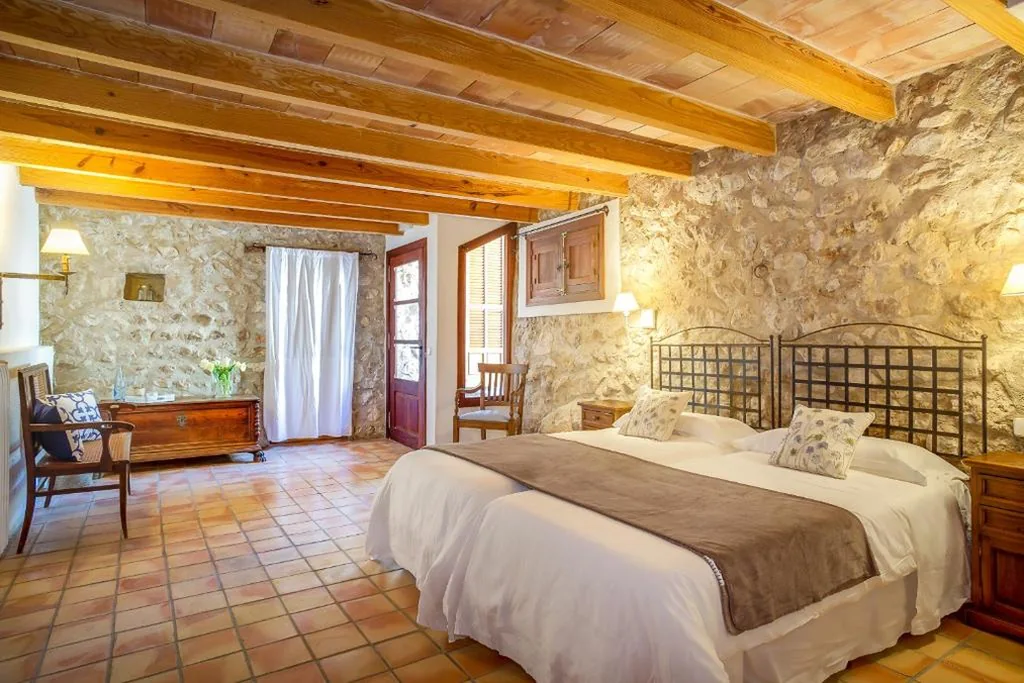 Habitación Doble con vistas al jardín — Finca Es Castell