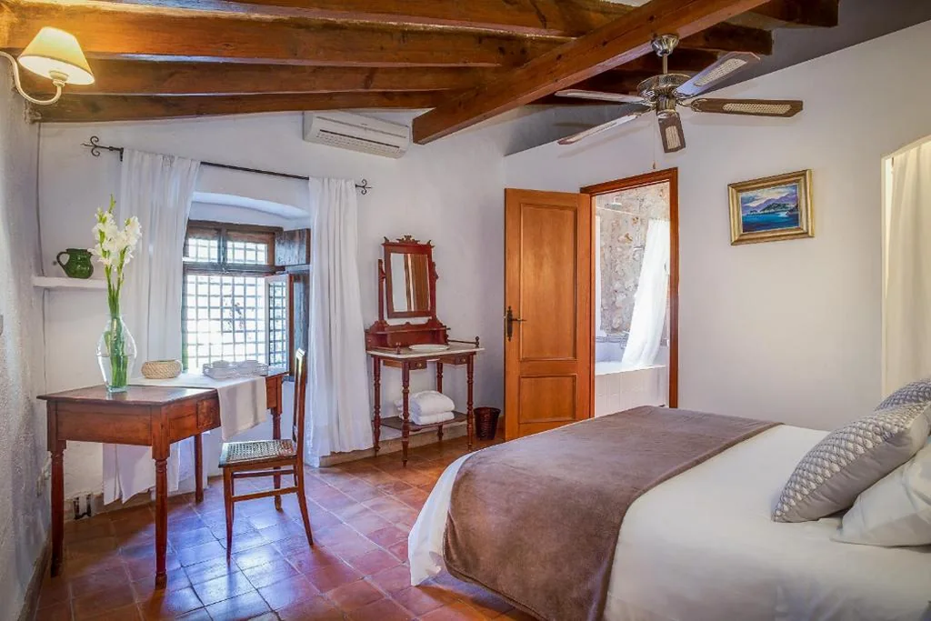 Habitación Doble Económica — Finca Es Castell