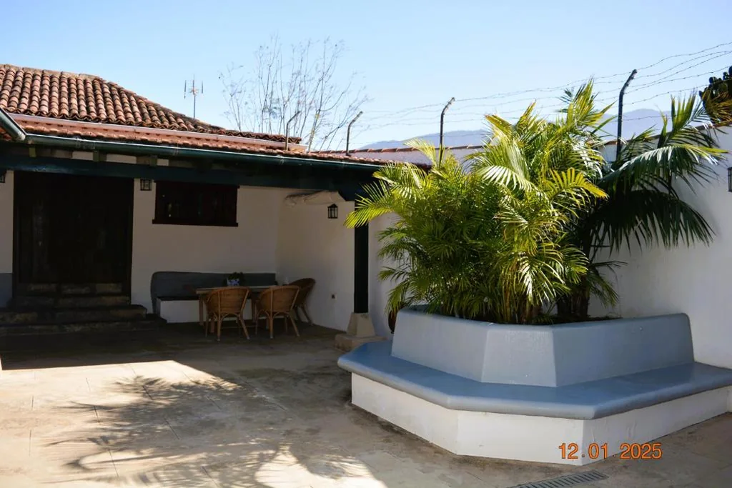 Casa de 2 dormitorios — Finca la Hachita.