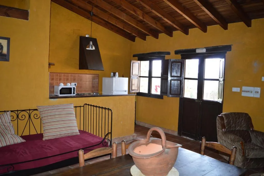 两居室乡村小屋 — Finca Los Caleros