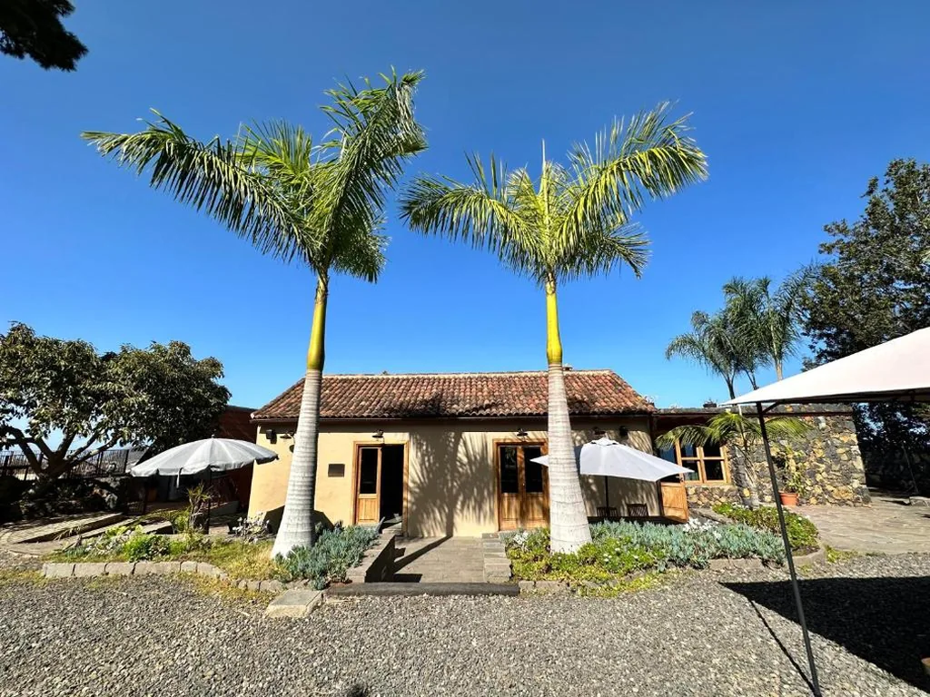 La Bodega with private hot tub — Finca Oscar Burchard