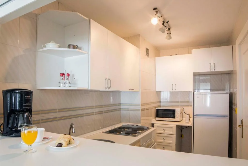 Apartment mit 3 Schlafzimmern und Meerblick — First Flatotel International