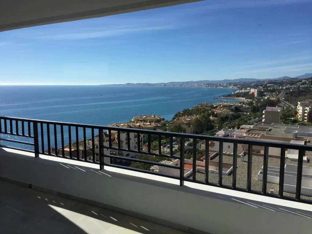 Executive Suite mit Meerblick — First Flatotel International