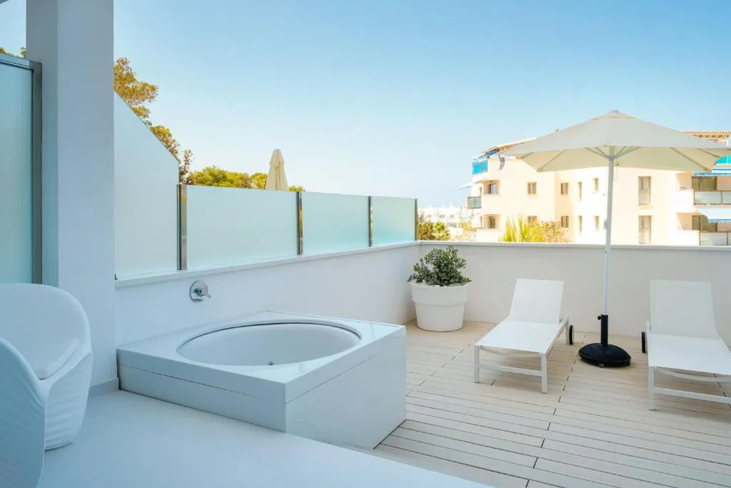 Alojamiento Flower Garden con terraza — Five Flowers Hotel Formentera member of Meliá Collection