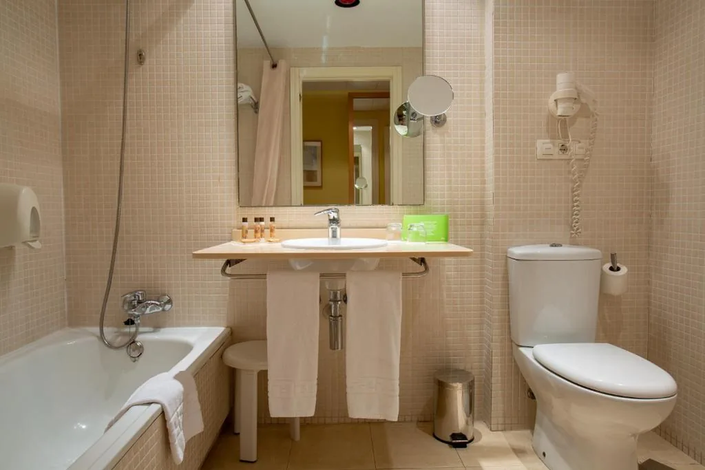 Standard Double Room - 2 beds — Flag Hotel Valencia