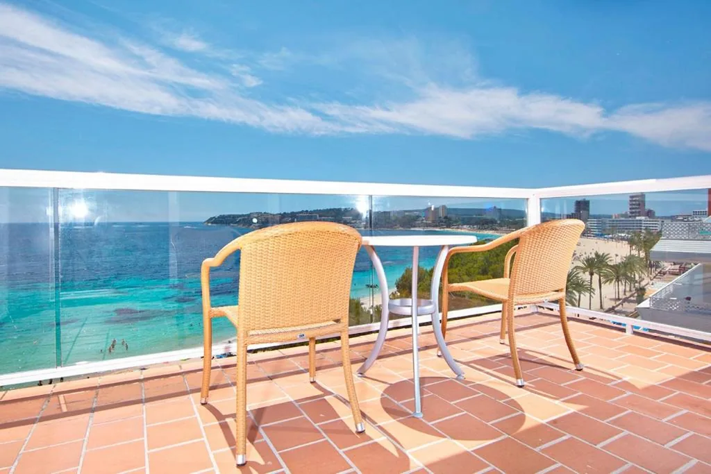 Camera tripla con vista sul mare e accesso alla spa — Flamboyan Caribe Hotel & Spa