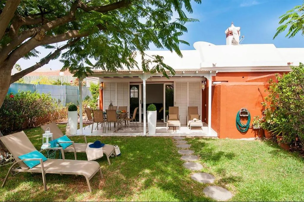 Casa de 2 dormitorios — Flamboyant Tree Garden Holiday Home