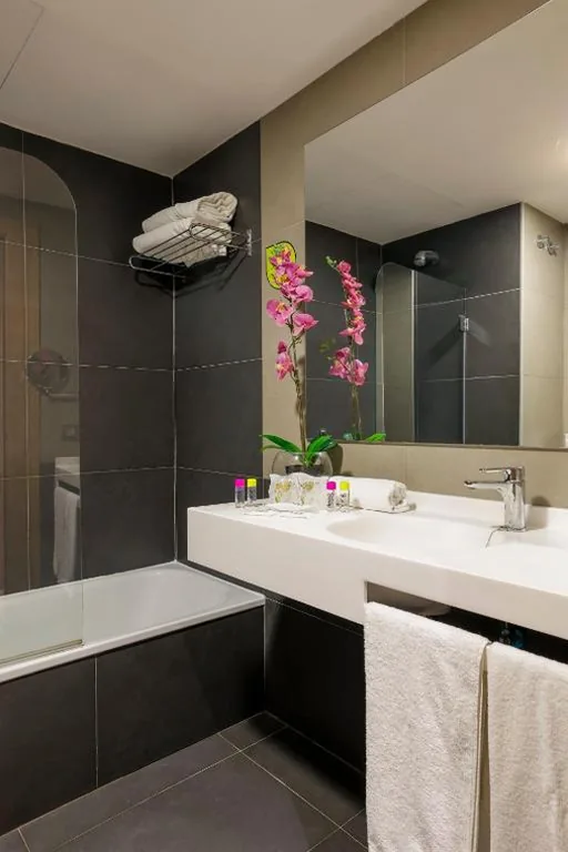 Habitación Cuádruple con 2 camas dobles — Flash Hotel Benidorm - Recommended Adults Only 4 Sup