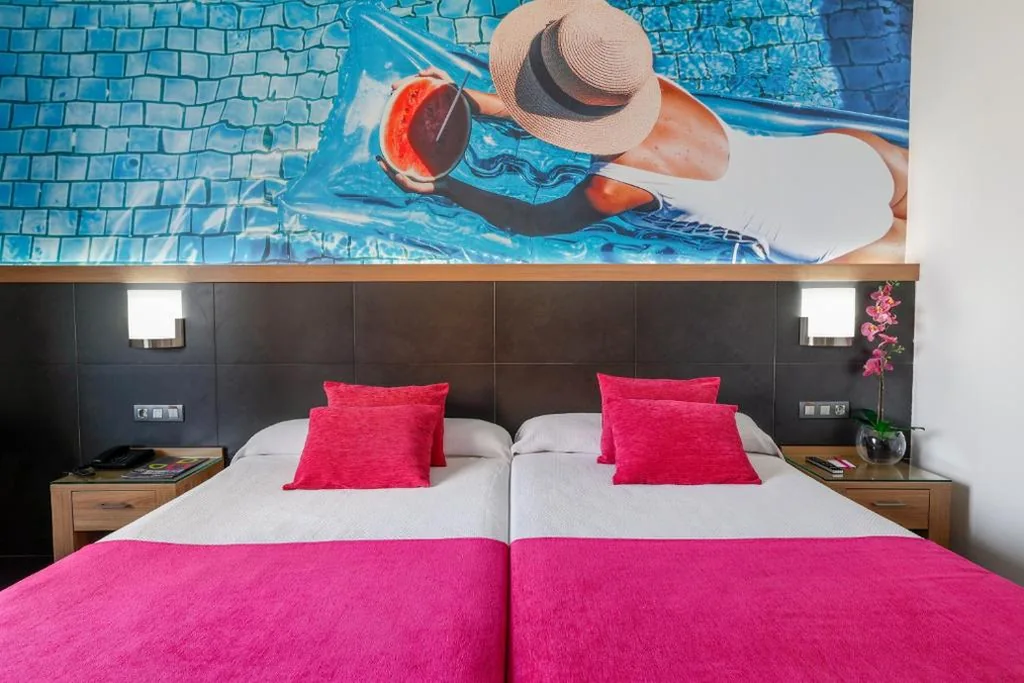 Habitación Doble con balcón — Flash Hotel Benidorm - Recommended Adults Only 4 Sup