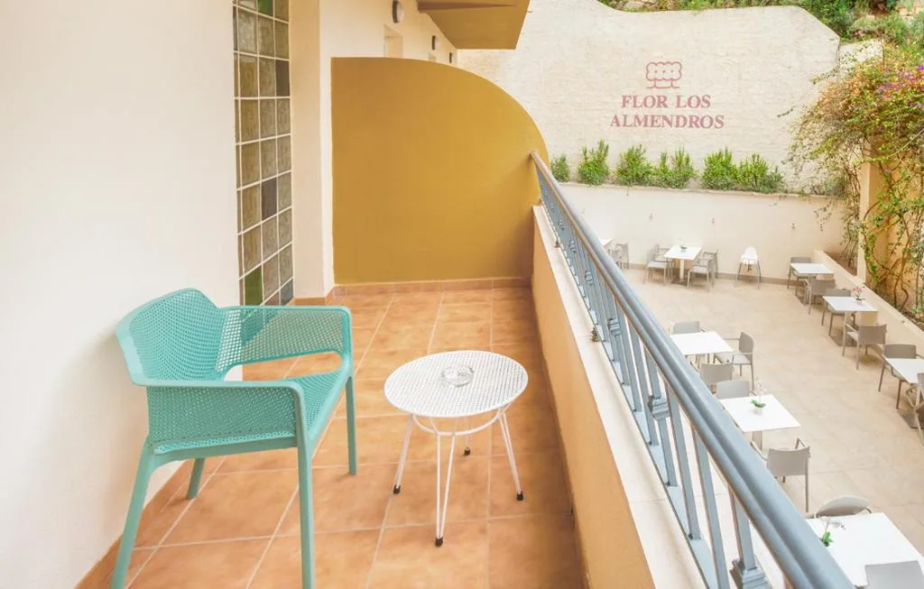 Camera singola con balcone — FLOR los Almendros Hotel