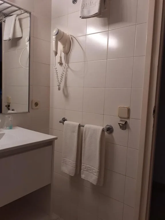 Budget Double or Twin Room (interior, without balcony) — Florida
