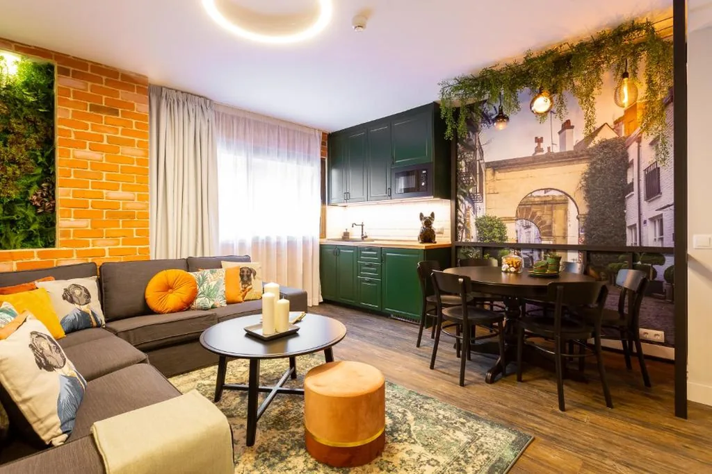 Appartement 3 chambres — Fly Rooms Madrid Airport