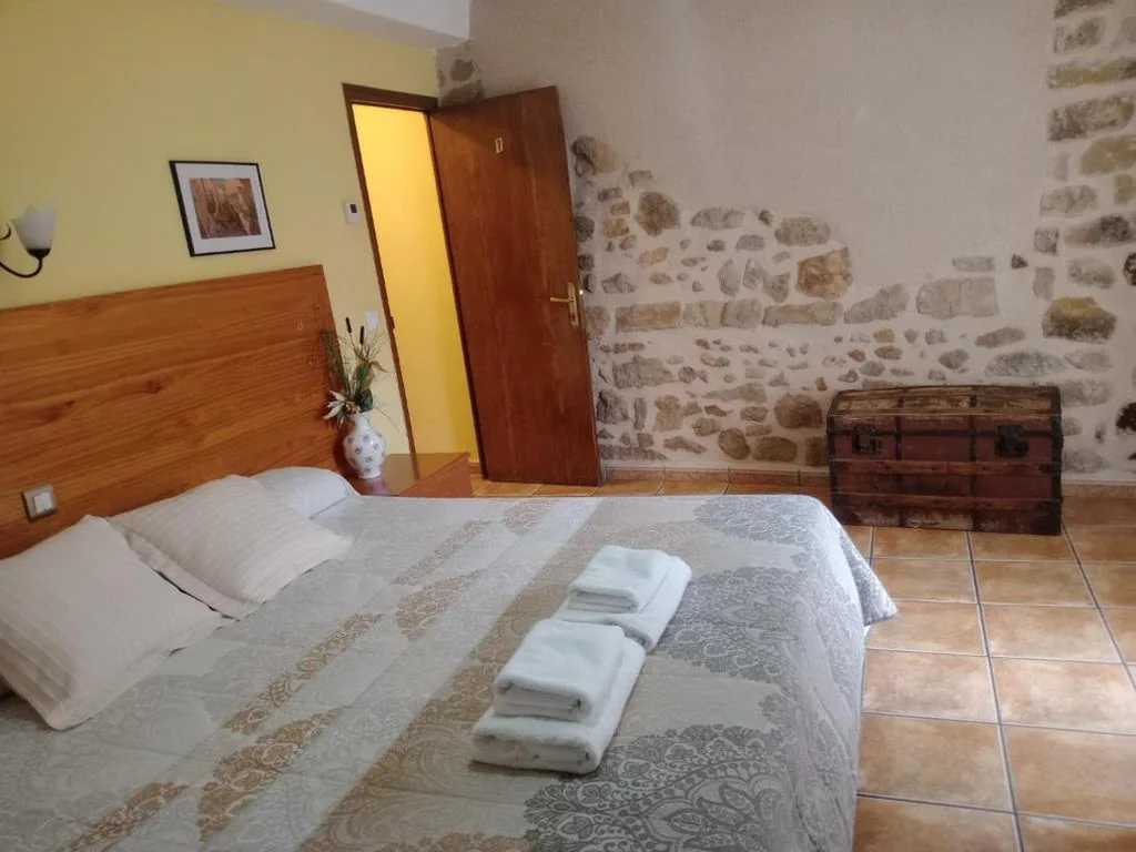 Zimmer mit großem Bett — Fonda Angeleta