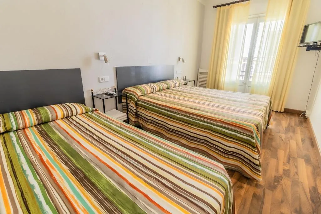Dreibettzimmer mit Balkon — Fonda Can Dalfo