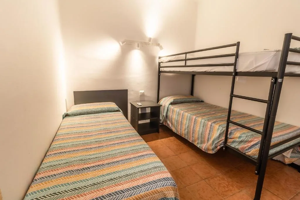 Dreibettzimmer mit Gemeinschaftsbad — Fonda Can Dalfo