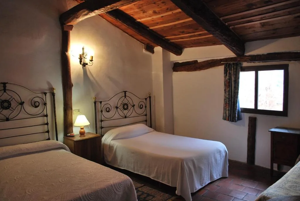 Camera tripla con bagno privato esterno — Fonda Del Tozal