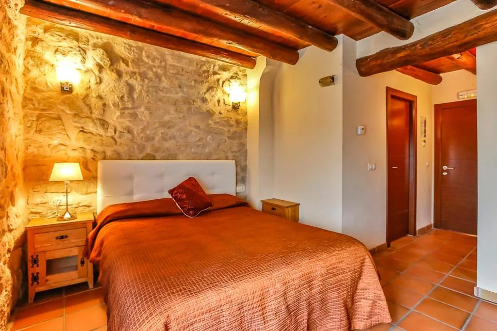Habitación Doble con balcón — Fonda La Grancha