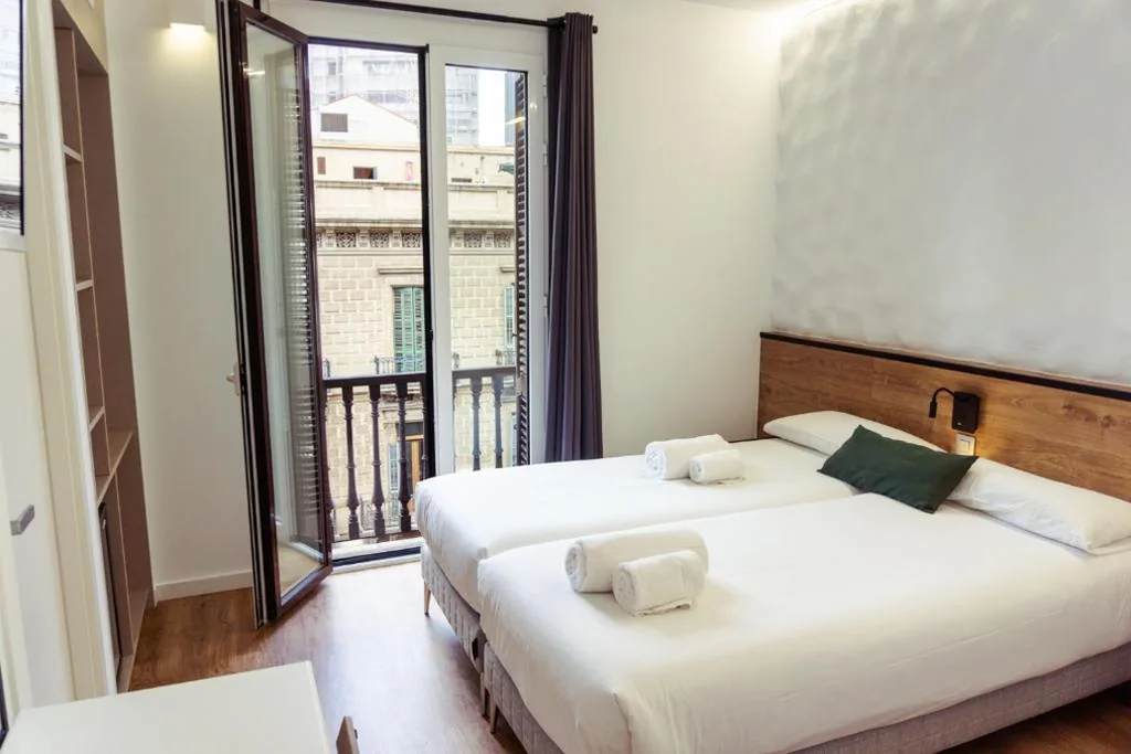 Quarto Triplo com vista para a cidade — Fontanella Green House