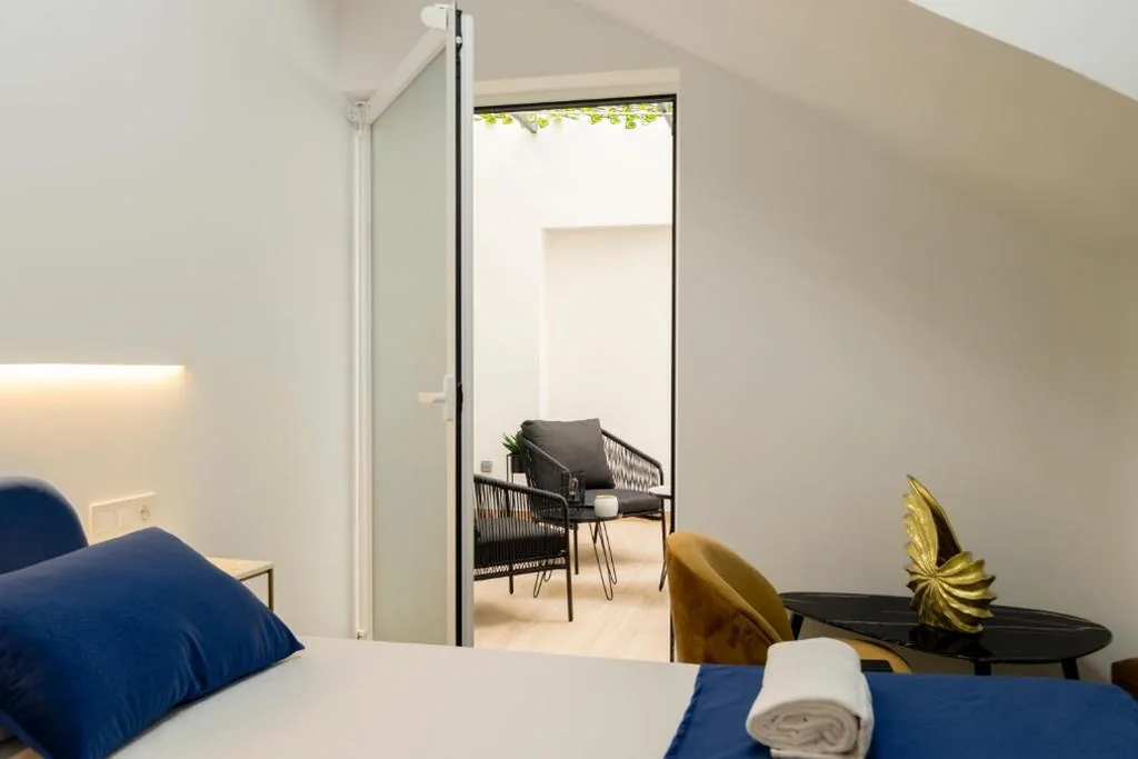 Tweepersoonskamer met eigen badkamer — Forata lofts
