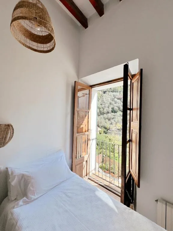 Habitación Individual con vistas a la montaña — Fornalutx Petit Hotel - Bed & Breakfast