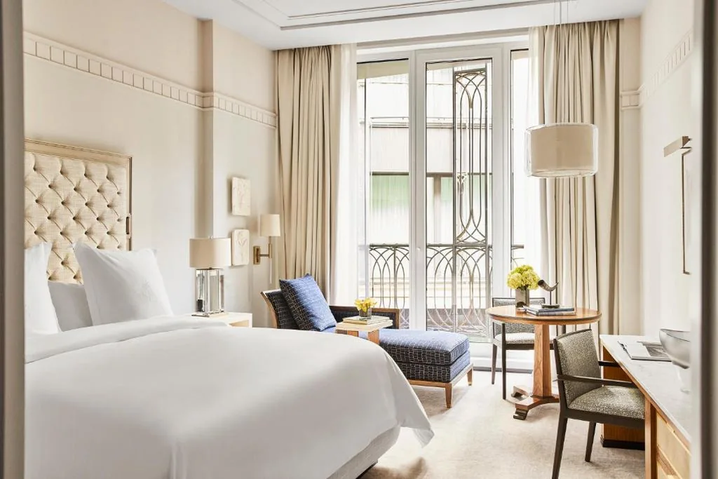Camera Superior - letto matrimoniale extra large — Four Seasons Hotel Madrid
