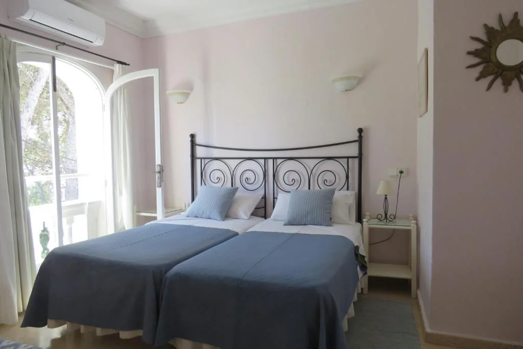 Standaard tweepersoonskamer met 1 of 2 bedden — Fowlers Hotel