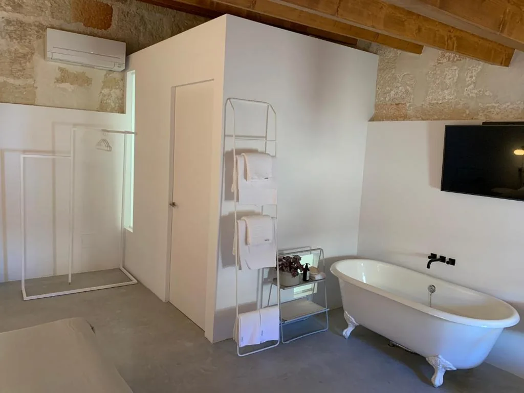 Fragile Boutique Hotel